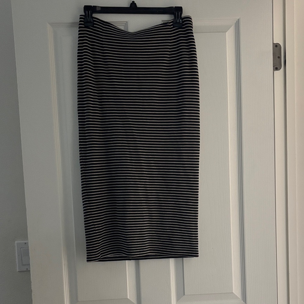 Weekend MaxMara Striped Navy and Cream Skirt Sz S/M